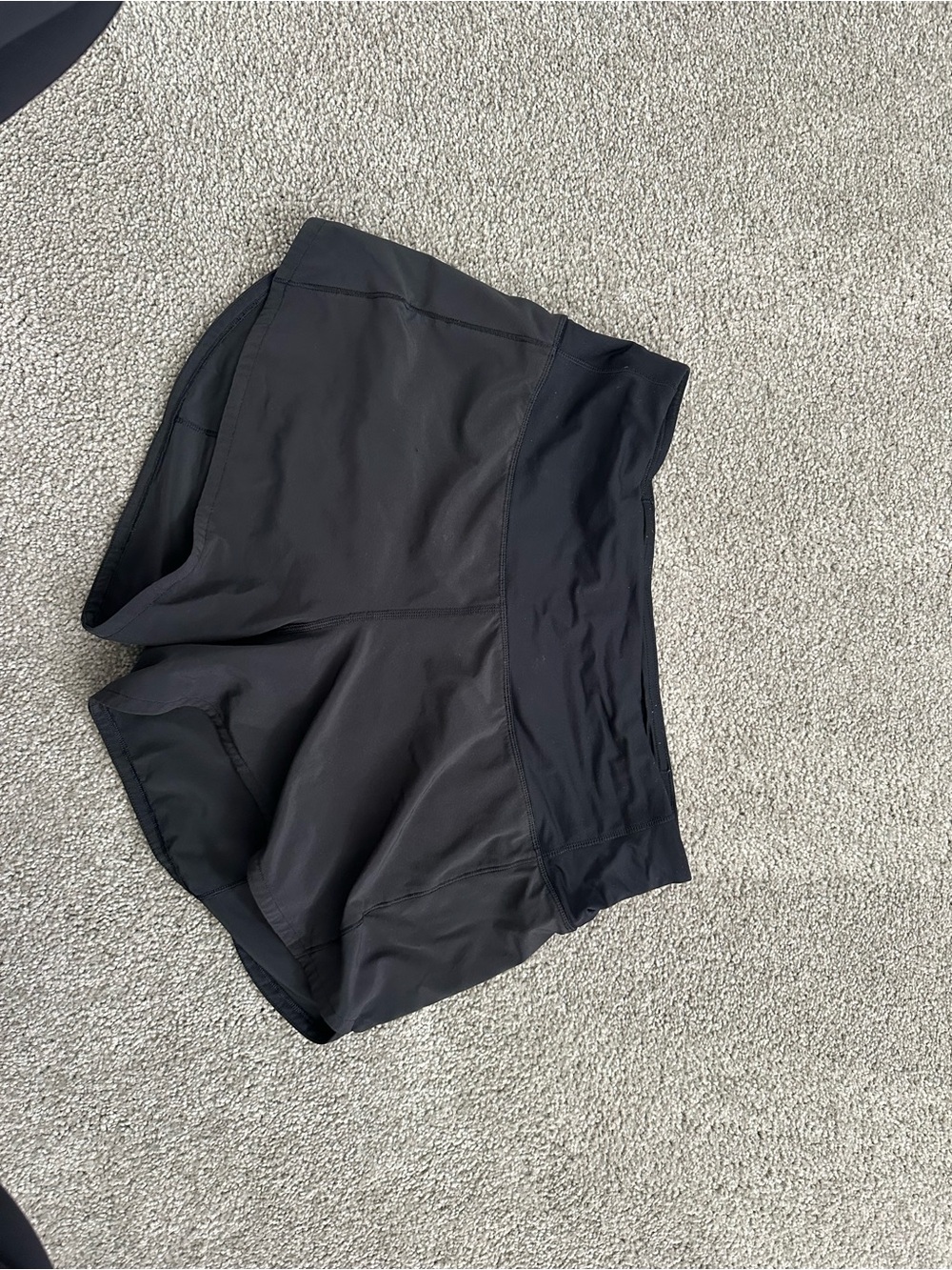 Lululemon Speed Up Short 2.5 Size 6